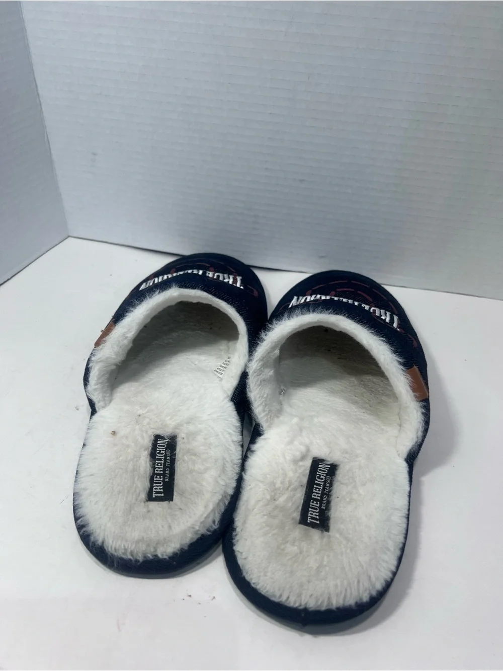 True Religion casual slip